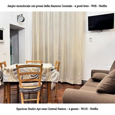 Metro Garibaldi - Loft Con Wifi E 4 Posti Letto Presso La Stazione Centrale Di Napoli Luaran gambar